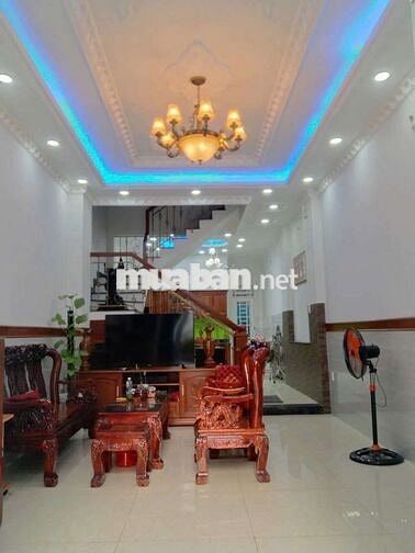 Nhà hướng Tây.mới 100%.gần chợ Bình Thành.trường Ngô Quyền