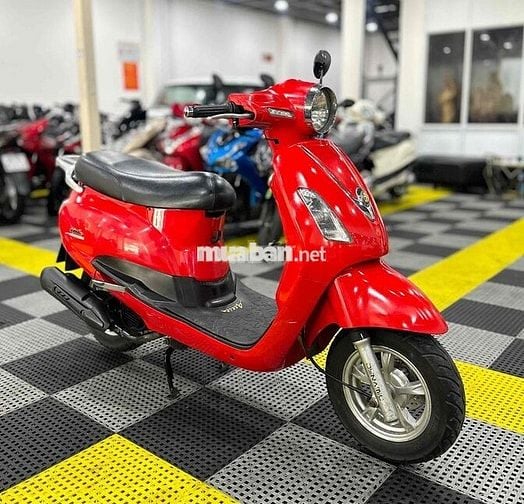 Elizabeth chính chủ, máy êm thì thầm biển SG