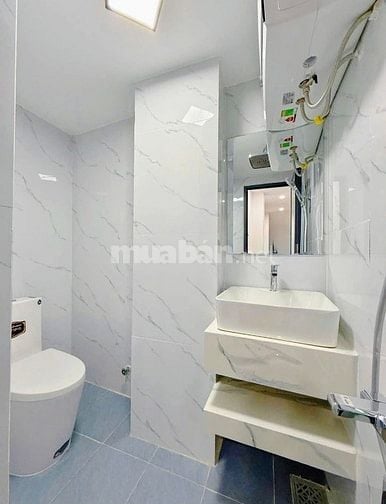 NHÀ MỚI VÀO Ở NGAY CÁCH ĐƯỜNG LỚN 15M