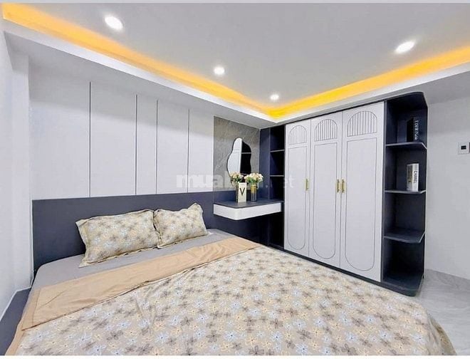 NHÀ MỚI VÀO Ở NGAY CÁCH ĐƯỜNG LỚN 15M