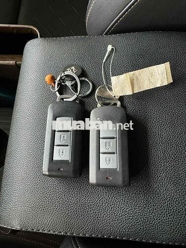 cần bán  xpander cross.