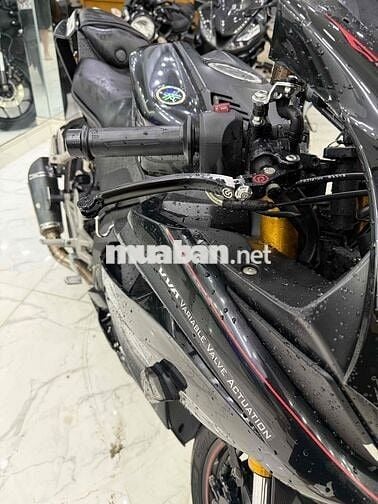 R15v3 Đen bạc Biển 61 giá 26tr8