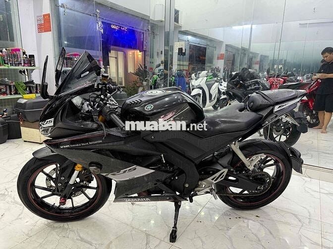 R15v3 Đen bạc Biển 61 giá 26tr8