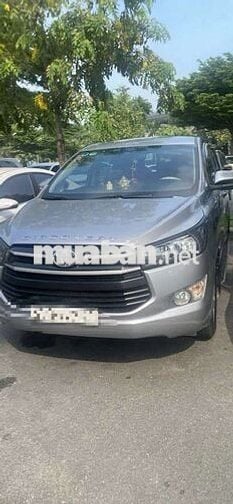 Toyota Innova 2018 màu Bạc 8 chỗ