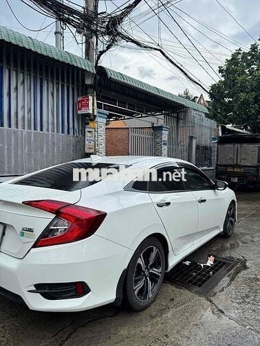 civic L 2017 1 chủ mua từ mới. xe đẹp không lỗi