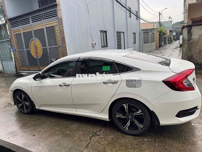 civic L 2017 1 chủ mua từ mới. xe đẹp không lỗi