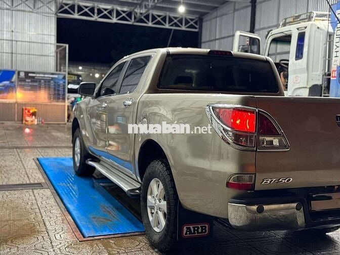 Mazda BT50 2014 2.2  số sàn 2 cầu