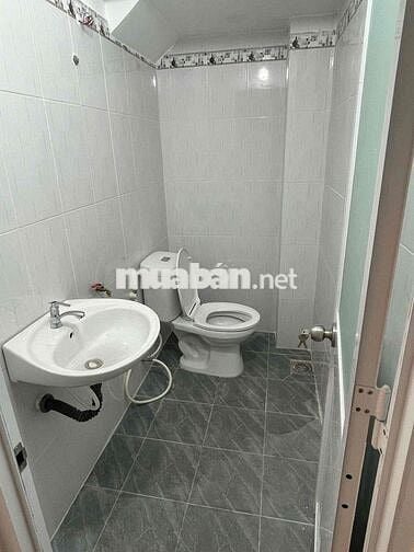 NHÀ TRỆT LẦU 2PN-2WC ĐỐI DIỆN ĐH NTT