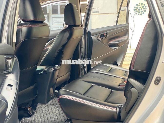 Toyota Innova 2017 2.0E - 93000 km