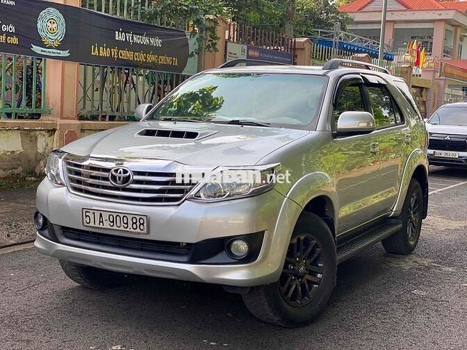 Toyota Fortuner 2014 2.5G 4x2 - 130000 km