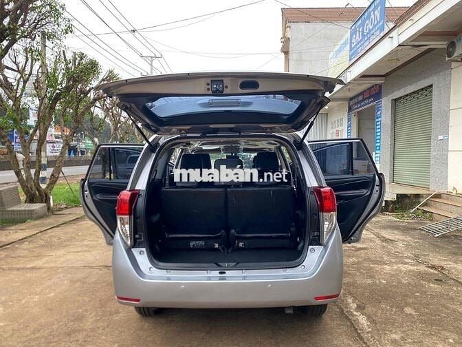 Toyota Innova 2017 2.0E - 93000 km