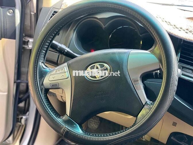 Toyota Fortuner 2014 2.5G 4x2 - 130000 km