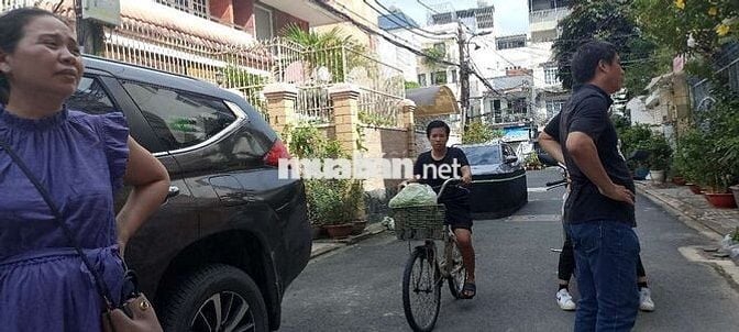 Mình bán nhà đẹp hẻm xe hơi Lê Văn Sỹ