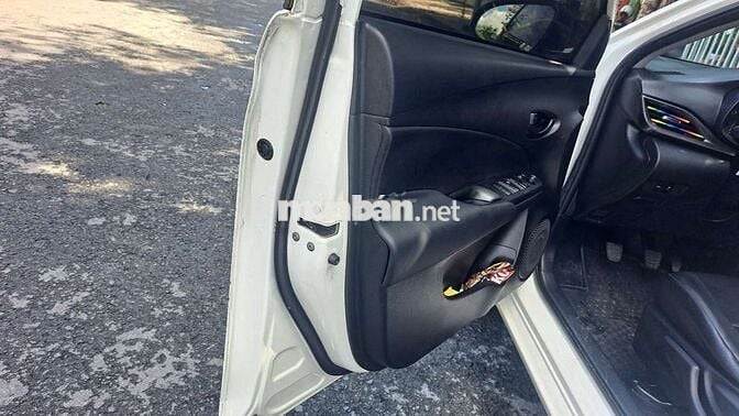 Toyota Vios 1.5 MT 2022 số sàn màu trắng