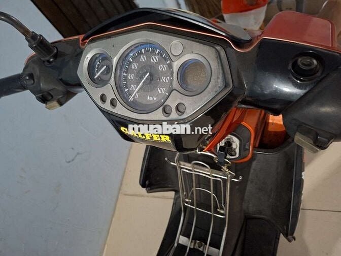 Cần bán xe novo 4