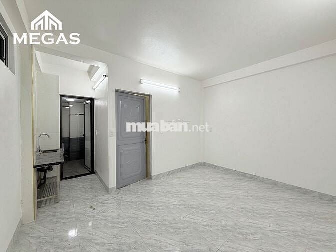 CHO THUÊ CẲN HỘ 1N1K 50M2 BAN CÔNG MAÝ GIẶT RIÊNG NGAY NGOẠI GIAO ĐOÀN