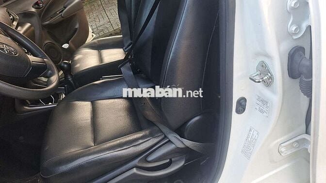 Toyota Vios 1.5 MT 2022 số sàn màu trắng