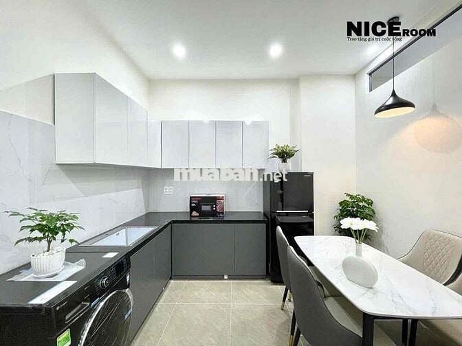 Căn Hộ 1Pn Mới Ban công, Full nội thất gần Ngã Tư Hàng Xanh, Giáp Q1