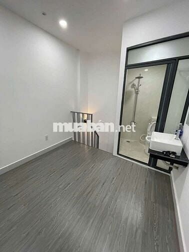 Cho thuê NNC 245/Đề Thám,Q1, dtsd 30m2, 1trệt 1lầu,2wc, giá 8tr/tháng.