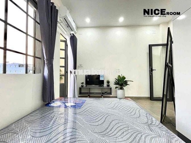 Căn Hộ 1Pn Mới Ban công, Full nội thất gần Ngã Tư Hàng Xanh, Giáp Q1