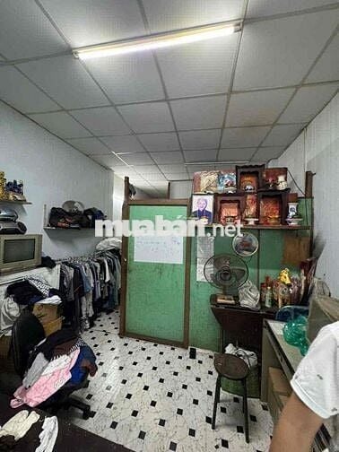 Nhà Bán . DT 4x8 .1 lầu 2 phòng 1 wc hẻm 5m xe🚘 P4 Q3