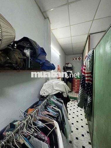 Nhà Bán . DT 4x8 .1 lầu 2 phòng 1 wc hẻm 5m xe🚘 P4 Q3