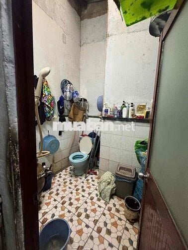 Nhà Bán . DT 4x8 .1 lầu 2 phòng 1 wc hẻm 5m xe🚘 P4 Q3