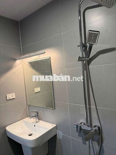 TRỐNG STUDIO / 1 NGỦ 1 BẾP FULL NỘI THẤT BAN CÔNG GẦN ĐH THƯƠNG MẠI