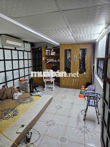 HƠN 3 TỶ SỞ HỮU HÀNG HIẾM TT NGỌC LÂM 100M², TẦNG 2, Ô TÔ QUA NHÀ