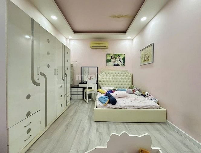 Bán nhà Hoàng Hoa Thám 57m2 ngang 5m đúc 2 Tầng BTCT 2PN nhỉnh 7 tỷ tl