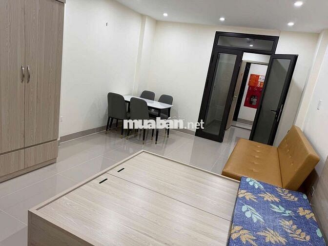 TRỐNG STUDIO / 1 NGỦ 1 BẾP FULL NỘI THẤT BAN CÔNG GẦN ĐH THƯƠNG MẠI