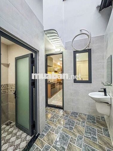 NHÀ 3 PHÒNG NGỦ - HẺM 3 MẬU THÂN