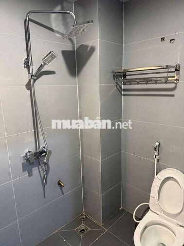 TRỐNG STUDIO / 1 NGỦ 1 BẾP FULL NỘI THẤT BAN CÔNG GẦN ĐH THƯƠNG MẠI