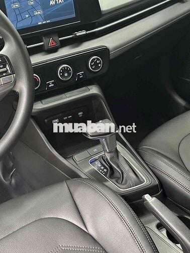 Hyundai Accent 2024 AT