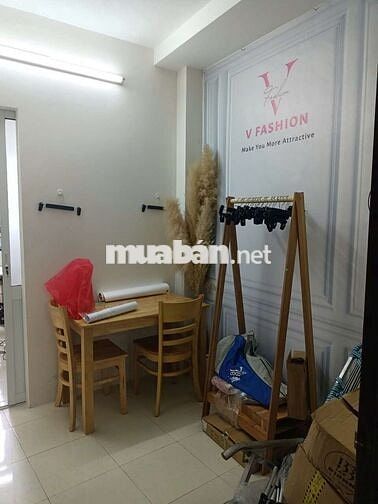 Giá rẻ 1x Triệu - Nhà Mặt tiền Nguyễn Tiểu La, Quận 10 - 3TẦNG/3PN/3WC