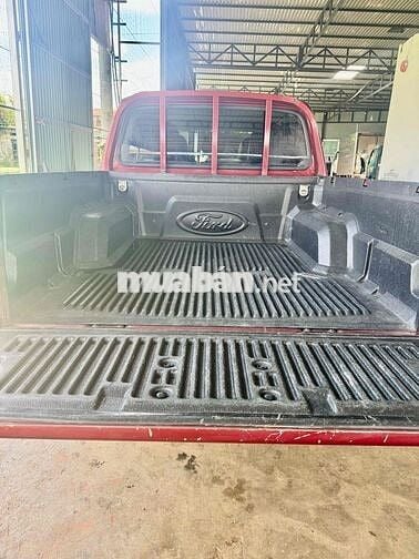 Ford ranger 2 cầu số sàn bản đủ XLT