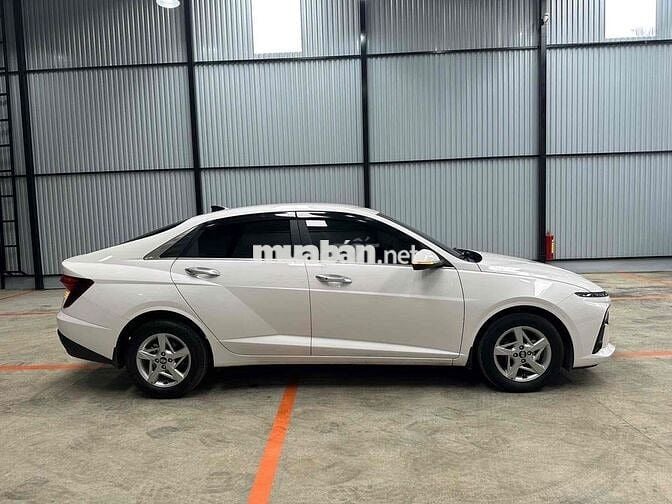 Hyundai Accent 2024 AT