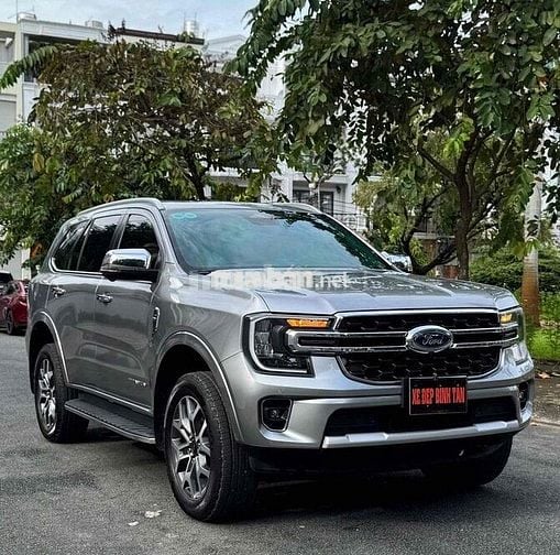 CẦN BÁN XE FORD EVERETS TITANIUM 2023