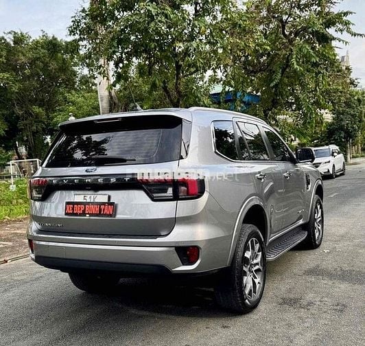 CẦN BÁN XE FORD EVERETS TITANIUM 2023