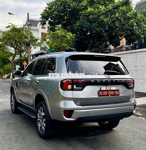 CẦN BÁN XE FORD EVERETS TITANIUM 2023