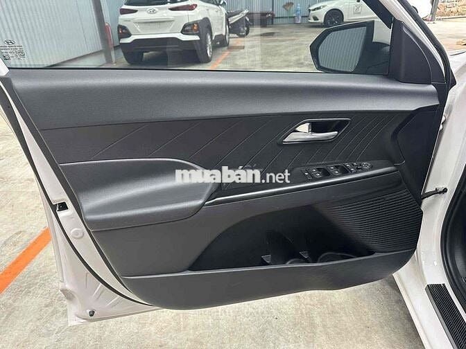 Hyundai Accent 2024 AT