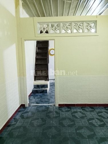Cho thuê nhà nguyên căn trong hẻm 1054 CMT8