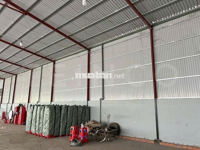 Kho xưởng 826m² nhánh đường Quốc Lộ 1A