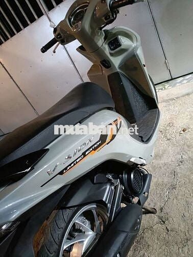 Do nhu cầu đổi xe nên cần bán