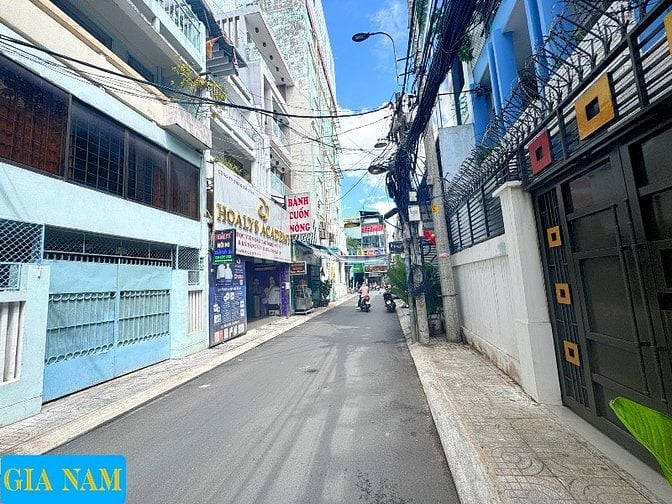 BÁN NHÀ HẺM XE HƠI THÔNG RA 3/2 : 407 SƯ VẠN HẠNH - P. 12 - Q. 10 -HCM