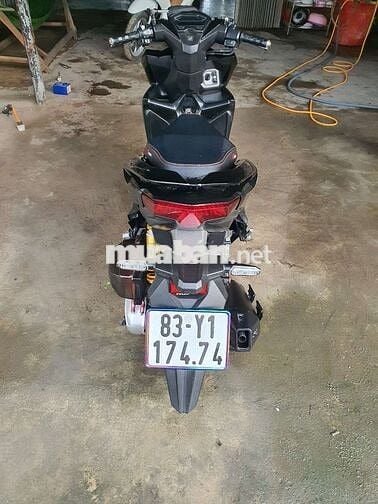Vario 125 năm 2022 đen