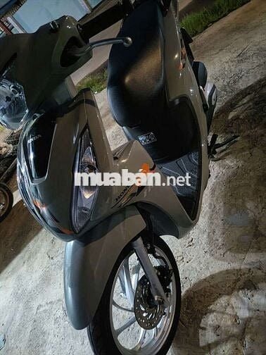 Do nhu cầu đổi xe nên cần bán