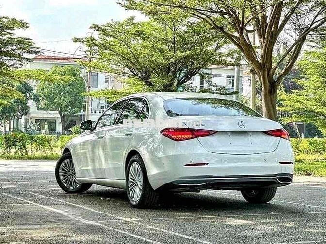 Mercedes Benz C Class 2025 C200 Avantgarde - 25 km