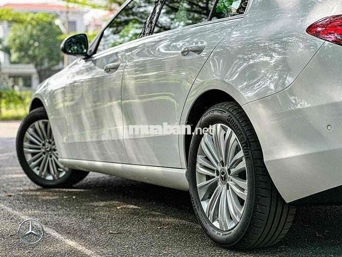 Mercedes Benz C Class 2025 C200 Avantgarde - 25 km