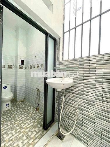 BÁN NHÀ HIỆP THÀNH 17 - BẾN XE BUÝT VÀO 100M - GIÁ: 2,280 TỶ